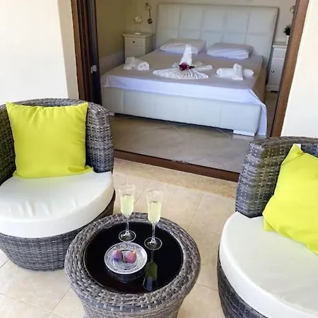 Oceanview Vicky ペフコホリ